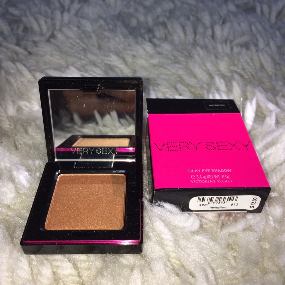 Victoria's Secret Silky Eyeshadow - Picture 14 of 16